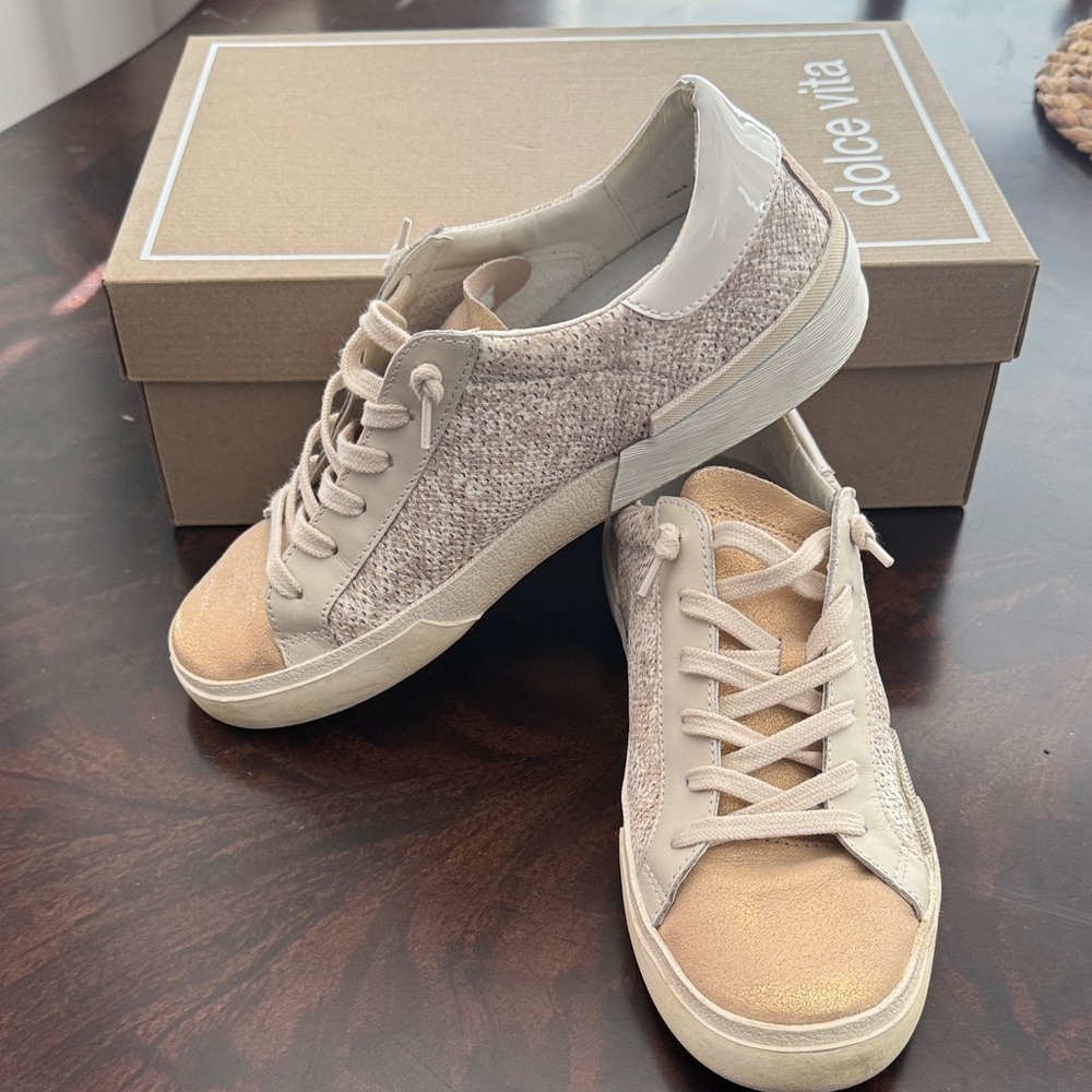 Dolce Vita Women's Beige and Cream Sneakers